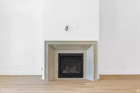 Living - 2748 S Eagle Dr #05, Spanish Fork, UT 84660 photo 5 of 9