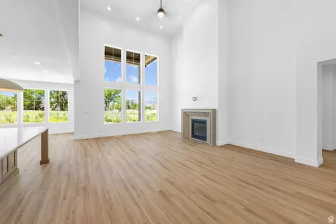 Living - 2748 S Eagle Dr #05, Spanish Fork, UT 84660 photo 6 of 9