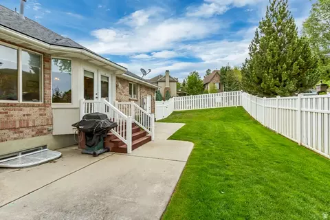 Exterior - 298 E North Canyon Rd, Bountiful, UT 84010 photo 8 of 9