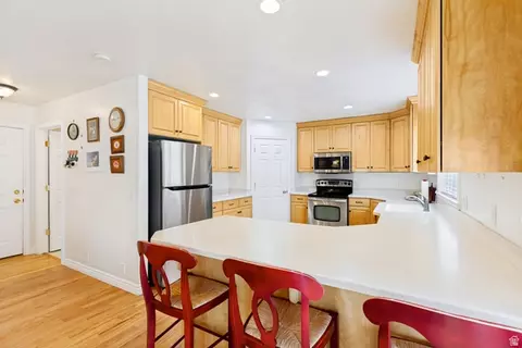 Kitchen - 298 E North Canyon Rd, Bountiful, UT 84010 photo 2 of 6