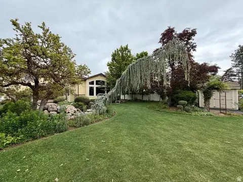 Exterior - 2205 E Sunset Dr, Layton, UT 84040 photo 2 of 16