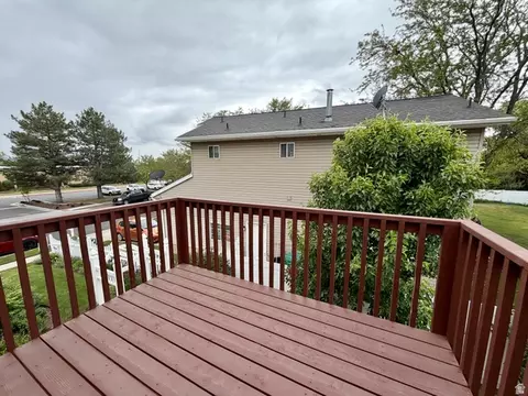 Exterior - 2205 E Sunset Dr, Layton, UT 84040 photo 7 of 16