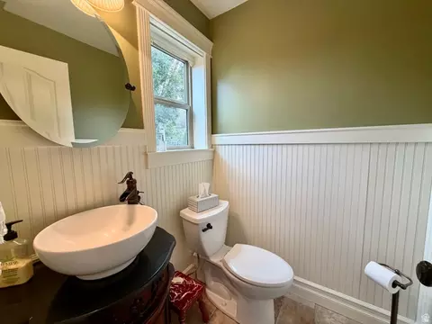 Bath - 2205 E Sunset Dr, Layton, UT 84040 photo 1 of 5