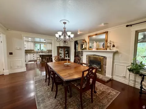 Dining - 2205 E Sunset Dr, Layton, UT 84040 photo 2 of 3