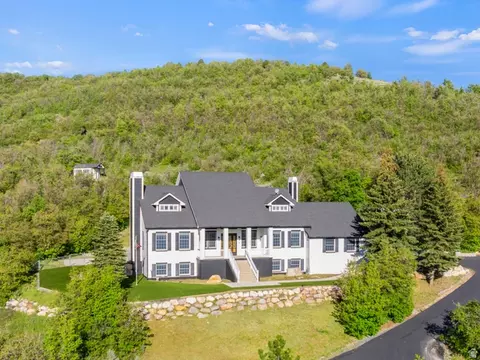 832 N Kelley Dr E, Huntsville, UT 84317