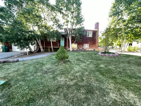9905 N Meadow Dr E, Cedar Hills, UT 84062