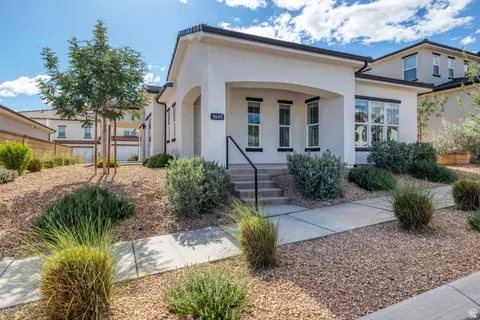 5645 S Adobe Sun Dr, Saint George, UT 84790