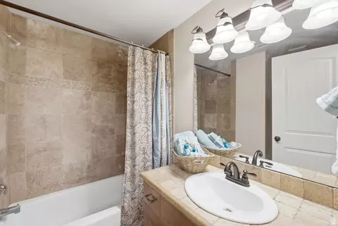 Bath - 1683 N Main St, Centerville, UT 84014 photo 4 of 4