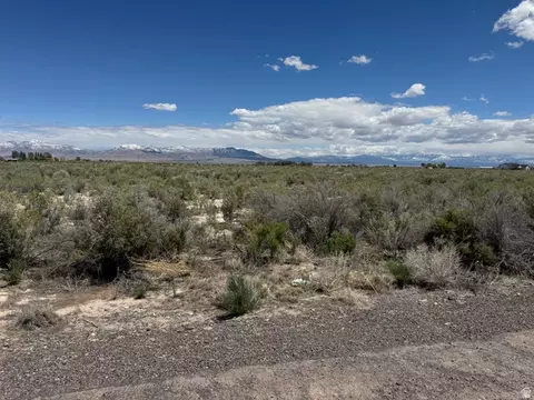 2225 S 500 E, Delta, UT 84624 photo 3