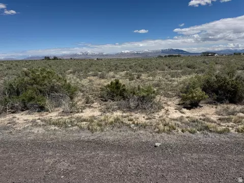 2335 S 500 E, Delta, UT 84624 photo 6