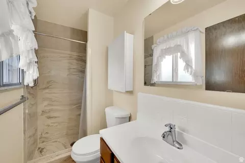Bath - 892 N 800 E, Orem, UT 84097 photo 1 of 3