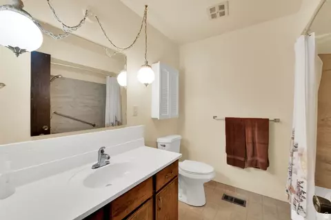 Bath - 892 N 800 E, Orem, UT 84097 photo 2 of 3