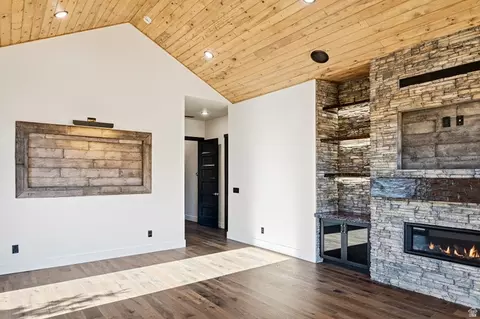 Living - 2046 S Eagle Loop, Cedar City, UT 84720 photo 6 of 6