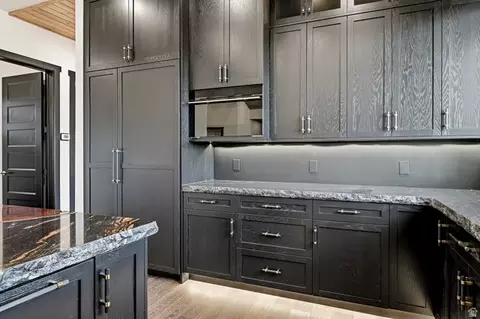 Kitchen - 2046 S Eagle Loop, Cedar City, UT 84720 photo 6 of 10