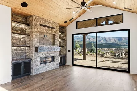 Living - 2046 S Eagle Loop, Cedar City, UT 84720 photo 5 of 6