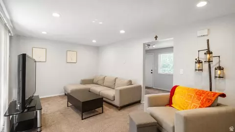 1085 N Nayon Dr E # 6, Layton, UT 84040
