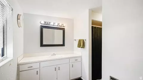 Bath - 1085 N Nayon Dr E #6, Layton, UT 84040 photo 2 of 2