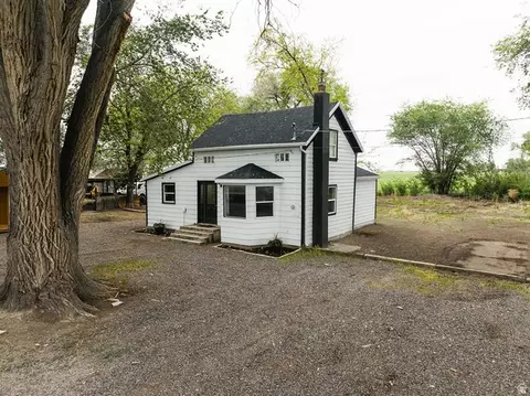 Exterior - 3045 N 3000 W, Sutherland, UT 84624 photo 3 of 21