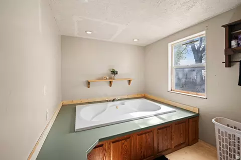 Bath - 3045 N 3000 W, Sutherland, UT 84624 photo 2 of 5