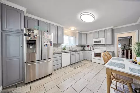 5946 S Highland Dr, Holladay, UT 84121