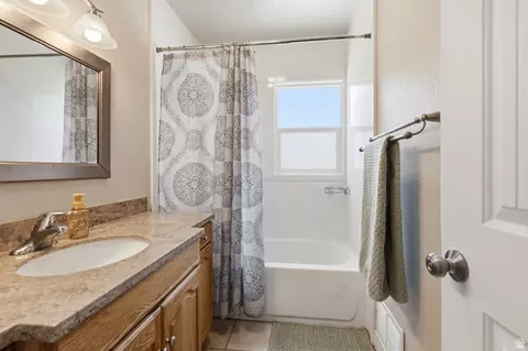 Bath - 282 W 500 N, Logan, UT 84321 photo 1 of 2