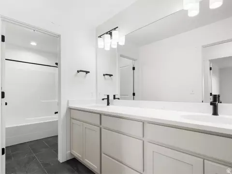 Bath - 968 W Rock Dr #204, Mapleton, UT 84664 photo 2 of 2