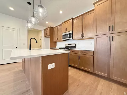 6974 W Hidden Hills Way S #325, West Jordan, UT 84081
