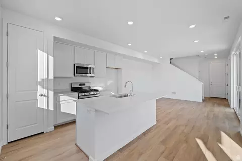 Kitchen - 1338 E 1670 N #820, Payson, UT 84651 photo 2 of 2