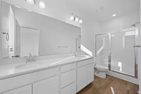 Bath - 1338 E 1670 N #820, Payson, UT 84651 photo 3 of 3