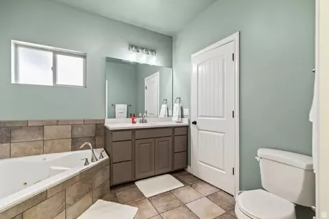 Bath - 130 N 100 E, Gunnison, UT 84634 photo 3 of 3