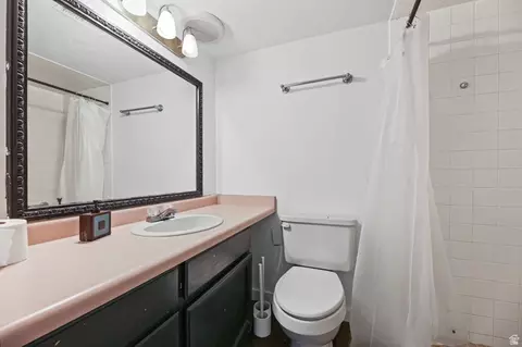 Bath - 175 W Washington Ave, Murray, UT 84107 photo 3 of 3