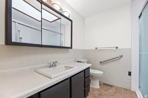 Bath - 175 W Washington Ave, Murray, UT 84107 photo 1 of 3