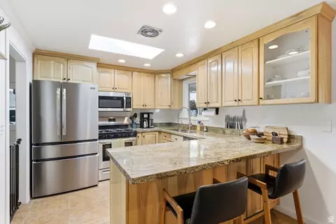 Kitchen - 2675 S 450 E, Bountiful, UT 84010 photo 3 of 5