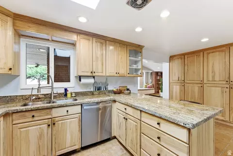 Kitchen - 2675 S 450 E, Bountiful, UT 84010 photo 5 of 5