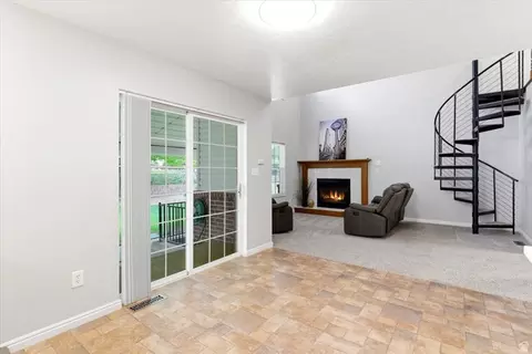 Living - 1987 Cedar Bench Dr, South Weber, UT 84405 photo 2 of 3
