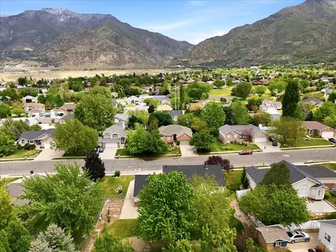 View/Area - 1987 Cedar Bench Dr, South Weber, UT 84405 photo 5 of 6