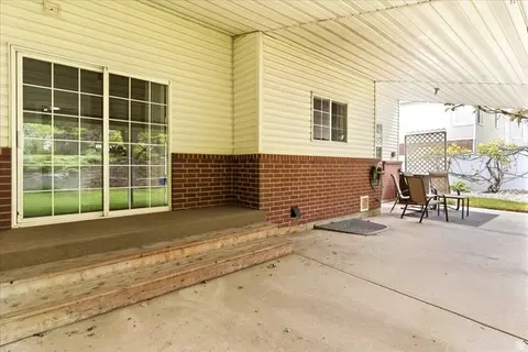 Exterior - 1987 Cedar Bench Dr, South Weber, UT 84405 photo 3 of 7