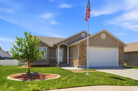 2161 W Craig Ln, Syracuse, UT 84075