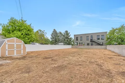 Exterior - 356 E Belview Ave, Murray, UT 84107 photo 6 of 7