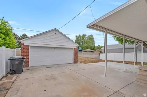 Exterior - 356 E Belview Ave, Murray, UT 84107 photo 4 of 7