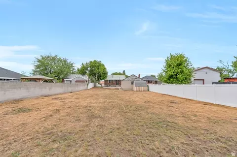 Exterior - 356 E Belview Ave, Murray, UT 84107 photo 2 of 7