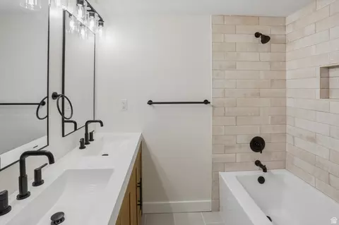Bath - 810 E Maple St, Mapleton, UT 84664 photo 3 of 3