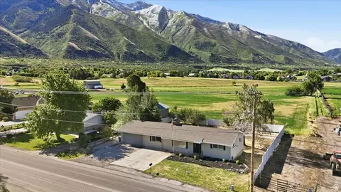 View/Area - 810 E Maple St, Mapleton, UT 84664 photo 2 of 14