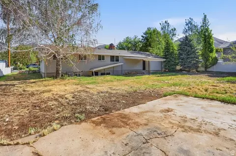 Exterior - 810 E Maple St, Mapleton, UT 84664 photo 4 of 7