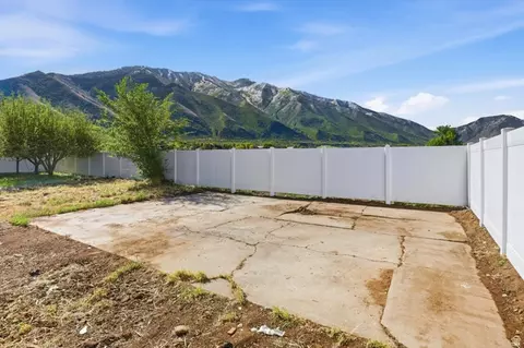 Exterior - 810 E Maple St, Mapleton, UT 84664 photo 3 of 7