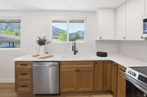 Kitchen - 810 E Maple St, Mapleton, UT 84664 photo 2 of 3