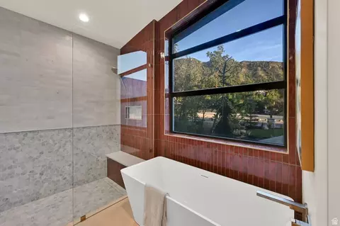 Bath - 3773 E Quail Hill Ln S #104, Sandy, UT 84092 photo 7 of 15