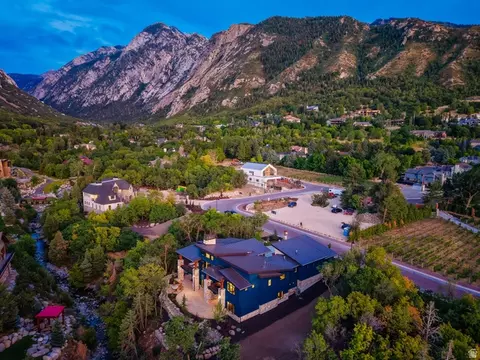 View/Area - 3773 E Quail Hill Ln S #104, Sandy, UT 84092 photo 20 of 21