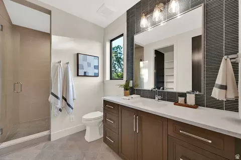 Bath - 3773 E Quail Hill Ln S #104, Sandy, UT 84092 photo 1 of 15