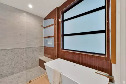 Bath - 3773 E Quail Hill Ln S #104, Sandy, UT 84092 photo 8 of 15